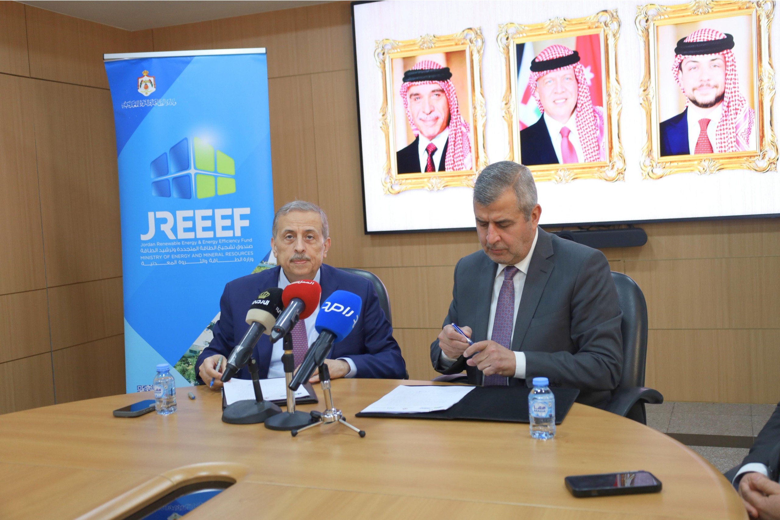 Madar Al-Saa Images 0.39017356602326136