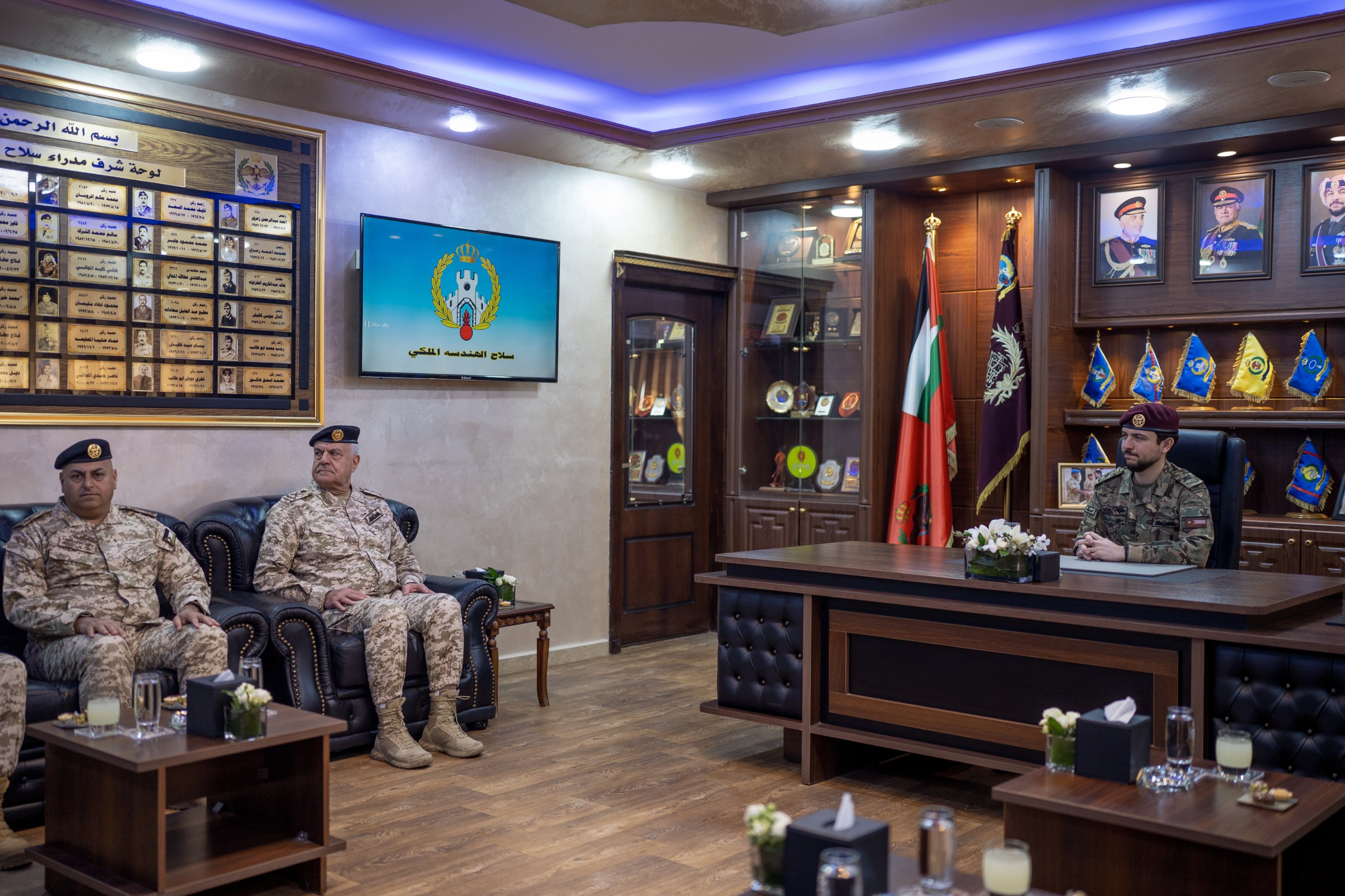 Madar Al-Saa Images 0.34963038395223267