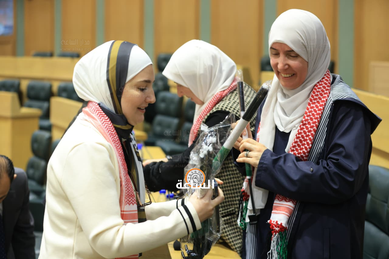 Madar Al-Saa Images 0.11419932803752308