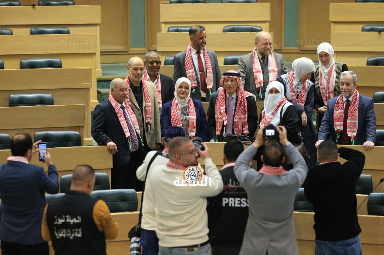 Madar Al-Saa Images 0.31871580198738325