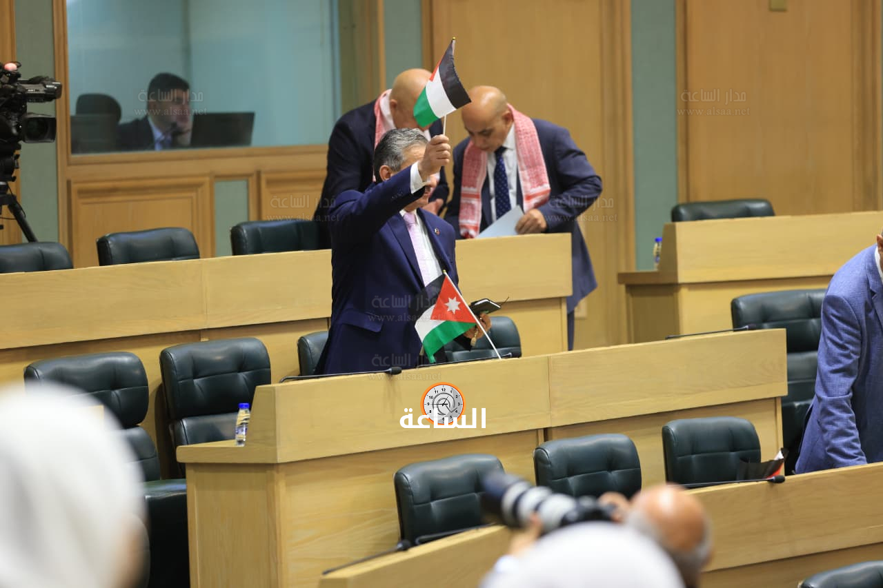 Madar Al-Saa Images 0.9445142616039843