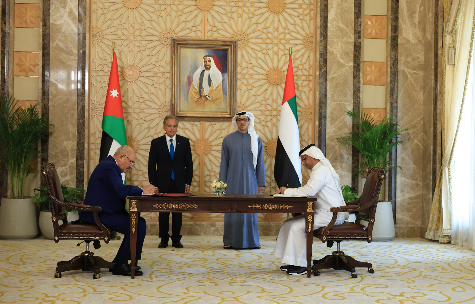 Madar Al-Saa Images 0.8736013613969489