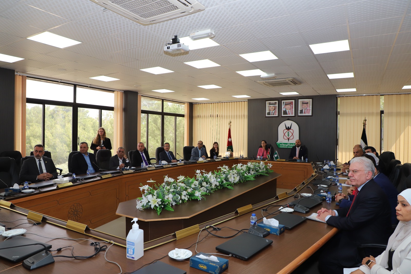 Madar Al-Saa Images 0.9660094984705238