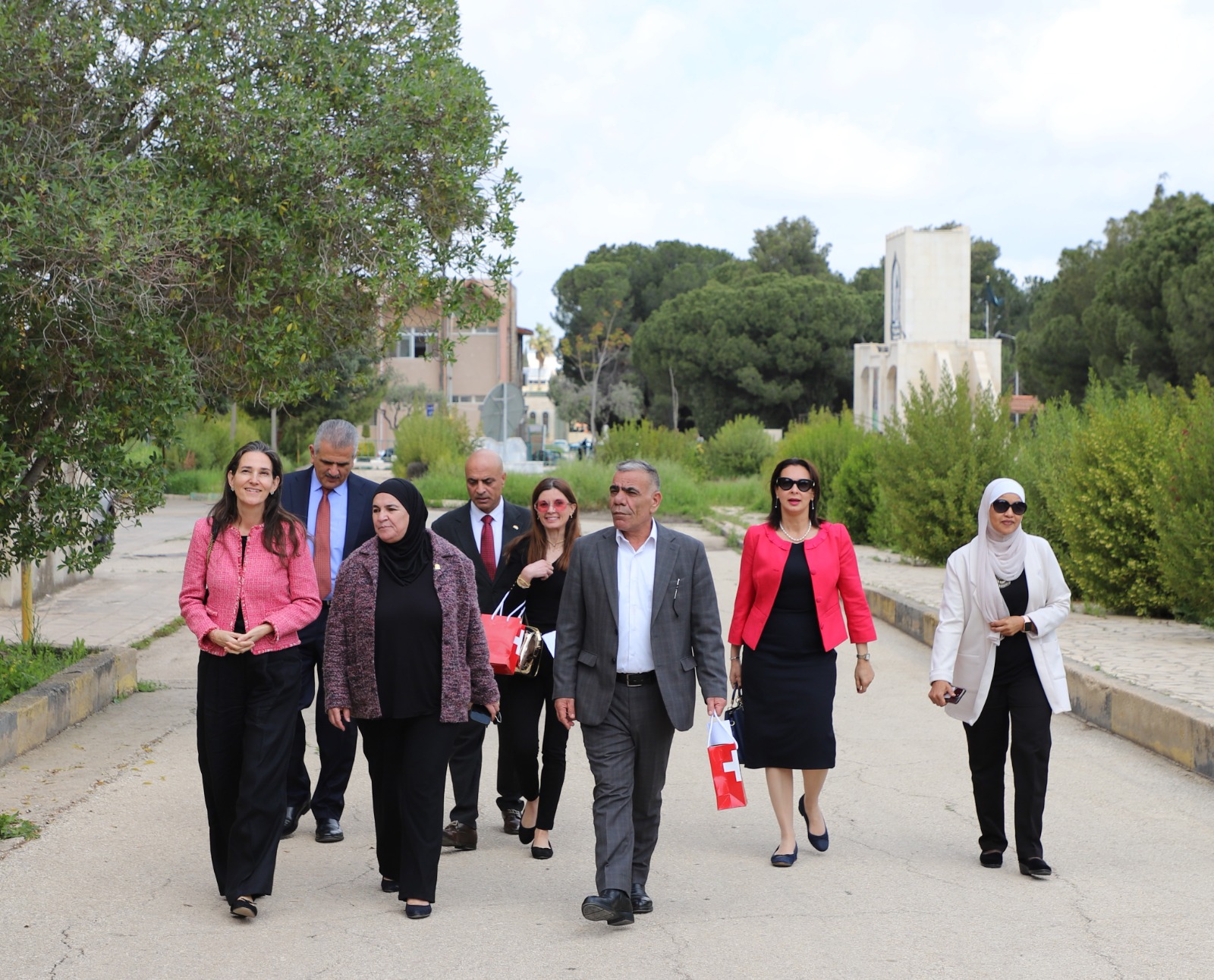 Madar Al-Saa Images 0.7154370972499937