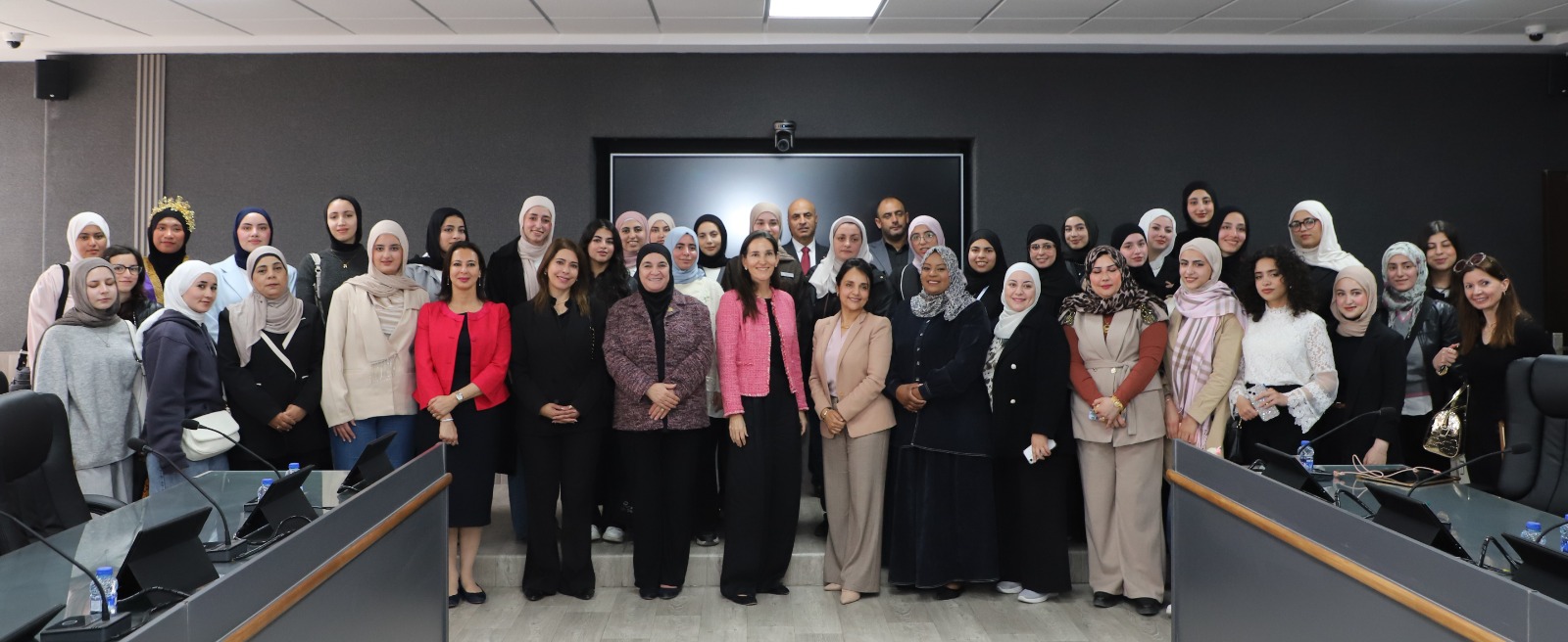 Madar Al-Saa Images 0.7292703007962605