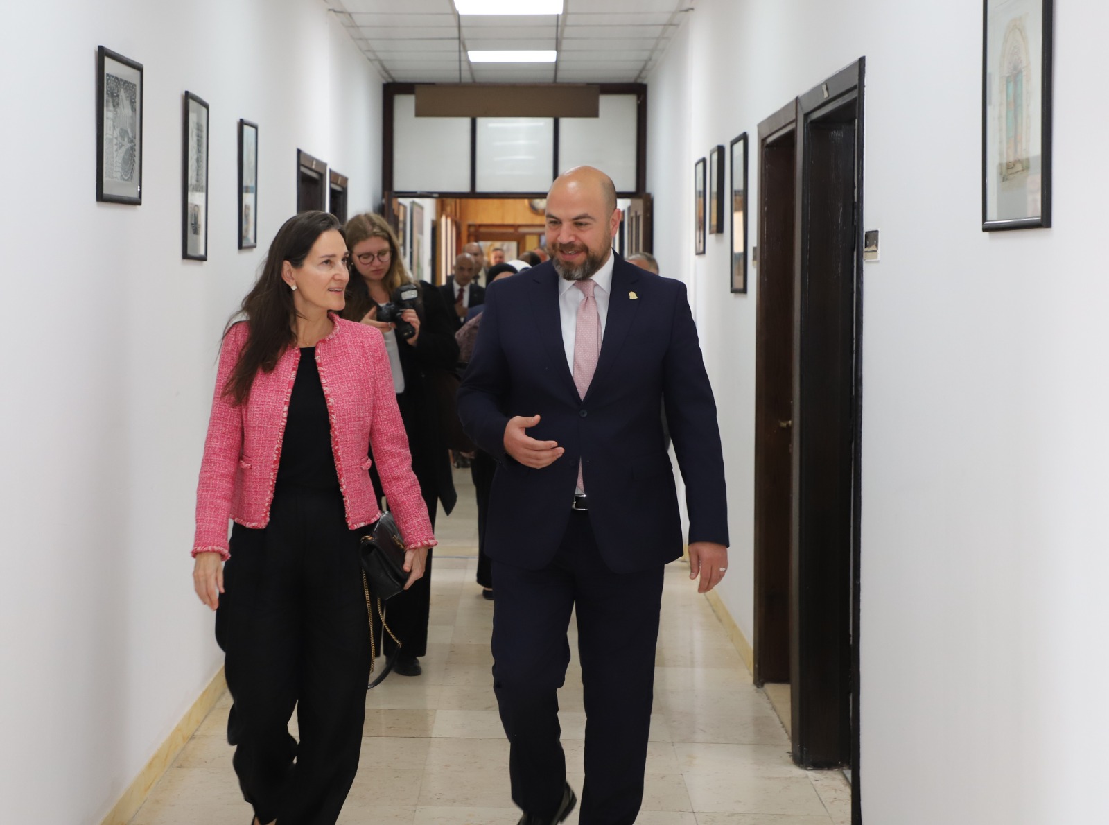 Madar Al-Saa Images 0.3471243245356299