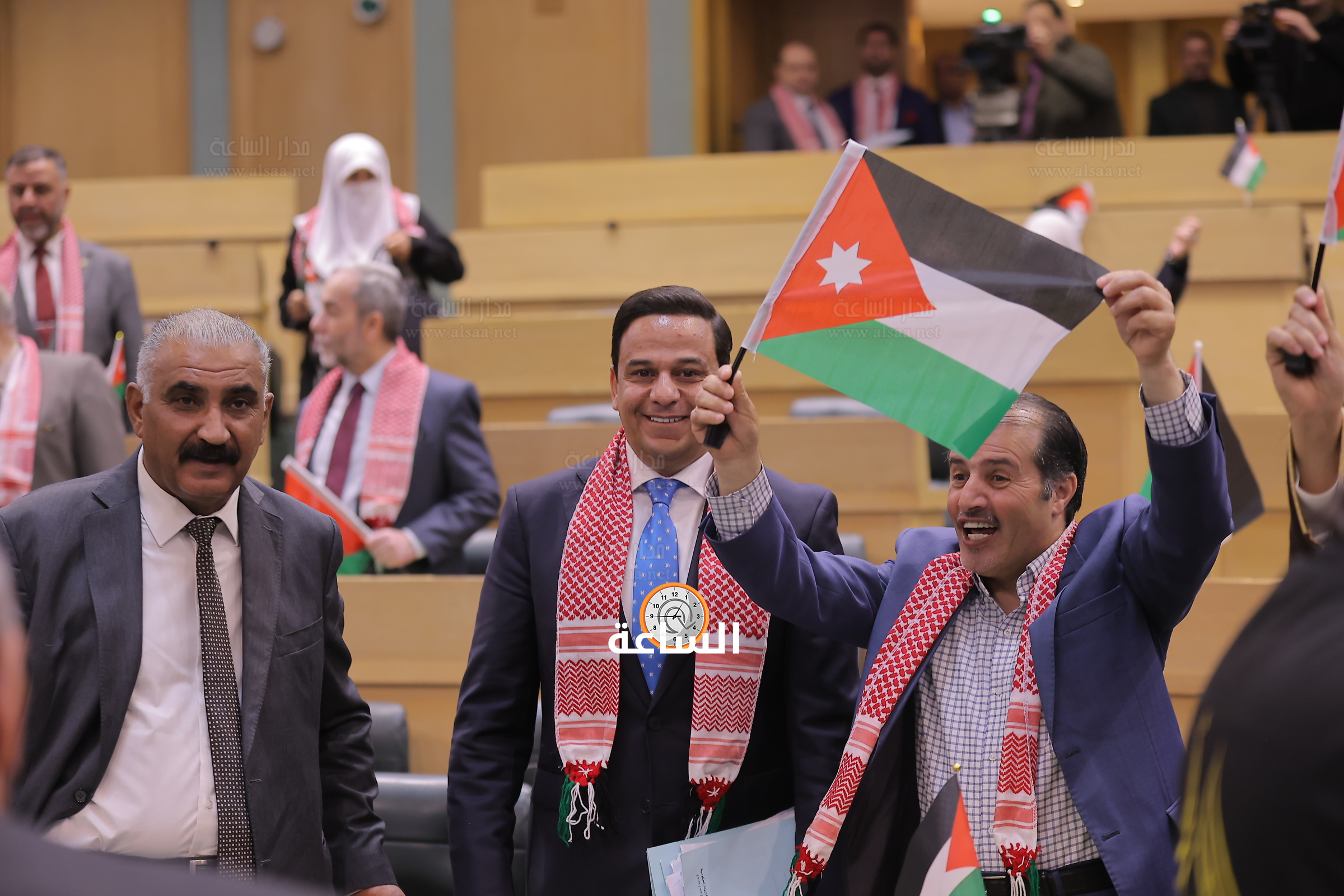 Madar Al-Saa Images 0.4537101079596133