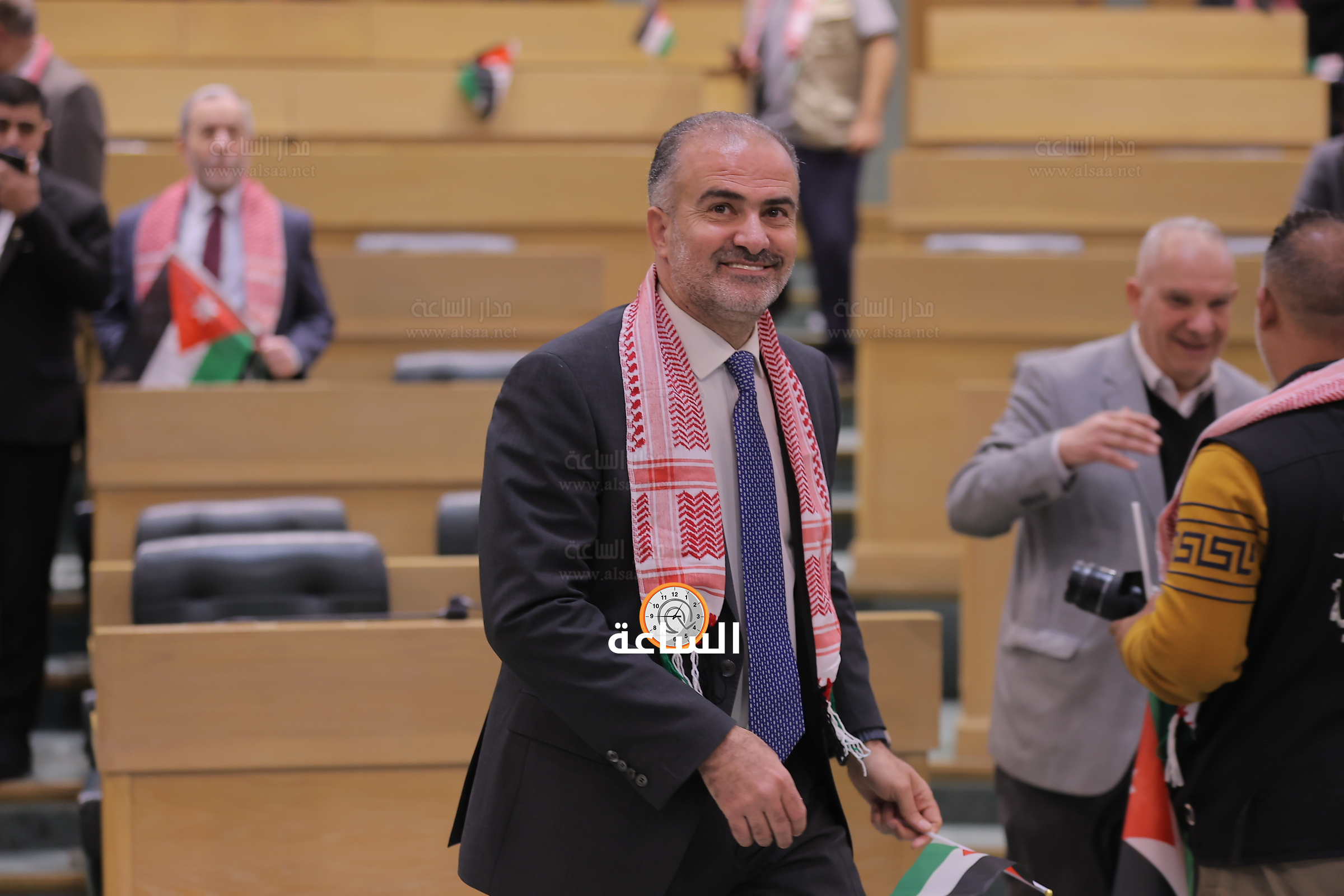 Madar Al-Saa Images 0.8495545041050487