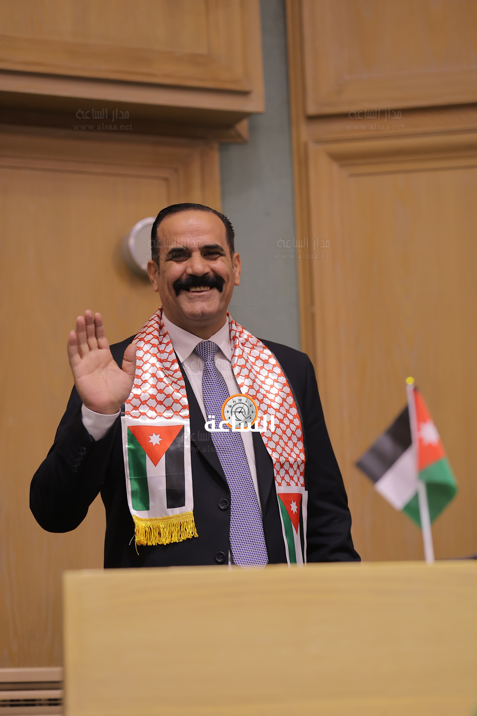 Madar Al-Saa Images 0.3741783449746364