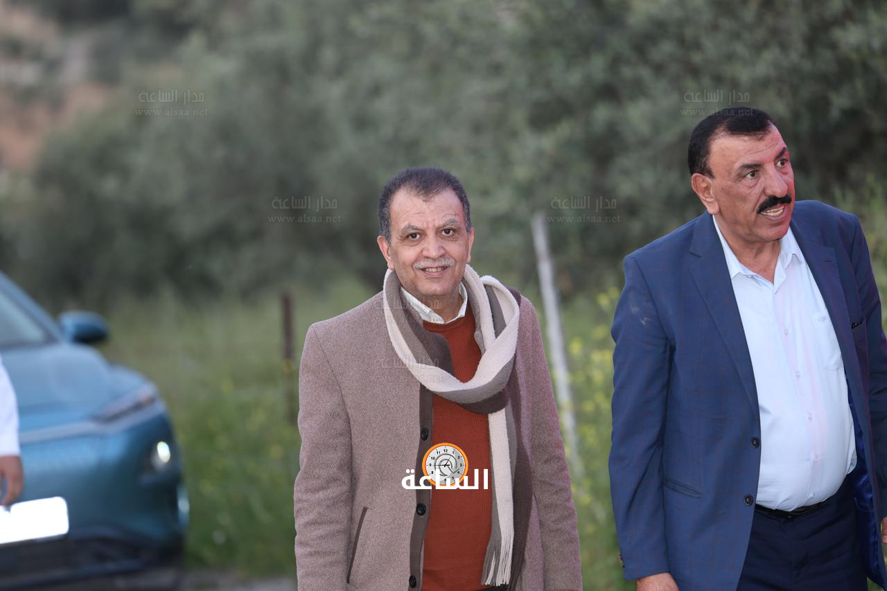 Madar Al-Saa Images 0.02279412627798172