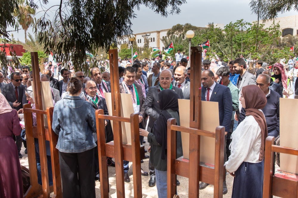 Madar Al-Saa Images 0.5183827077903069