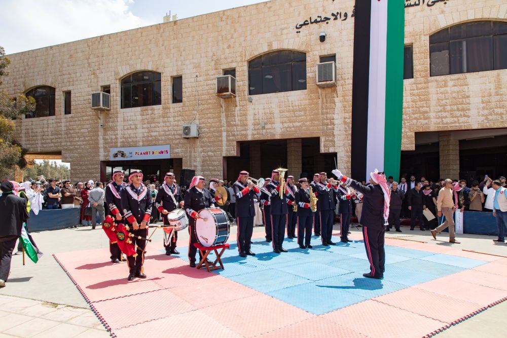 Madar Al-Saa Images 0.849738073687202