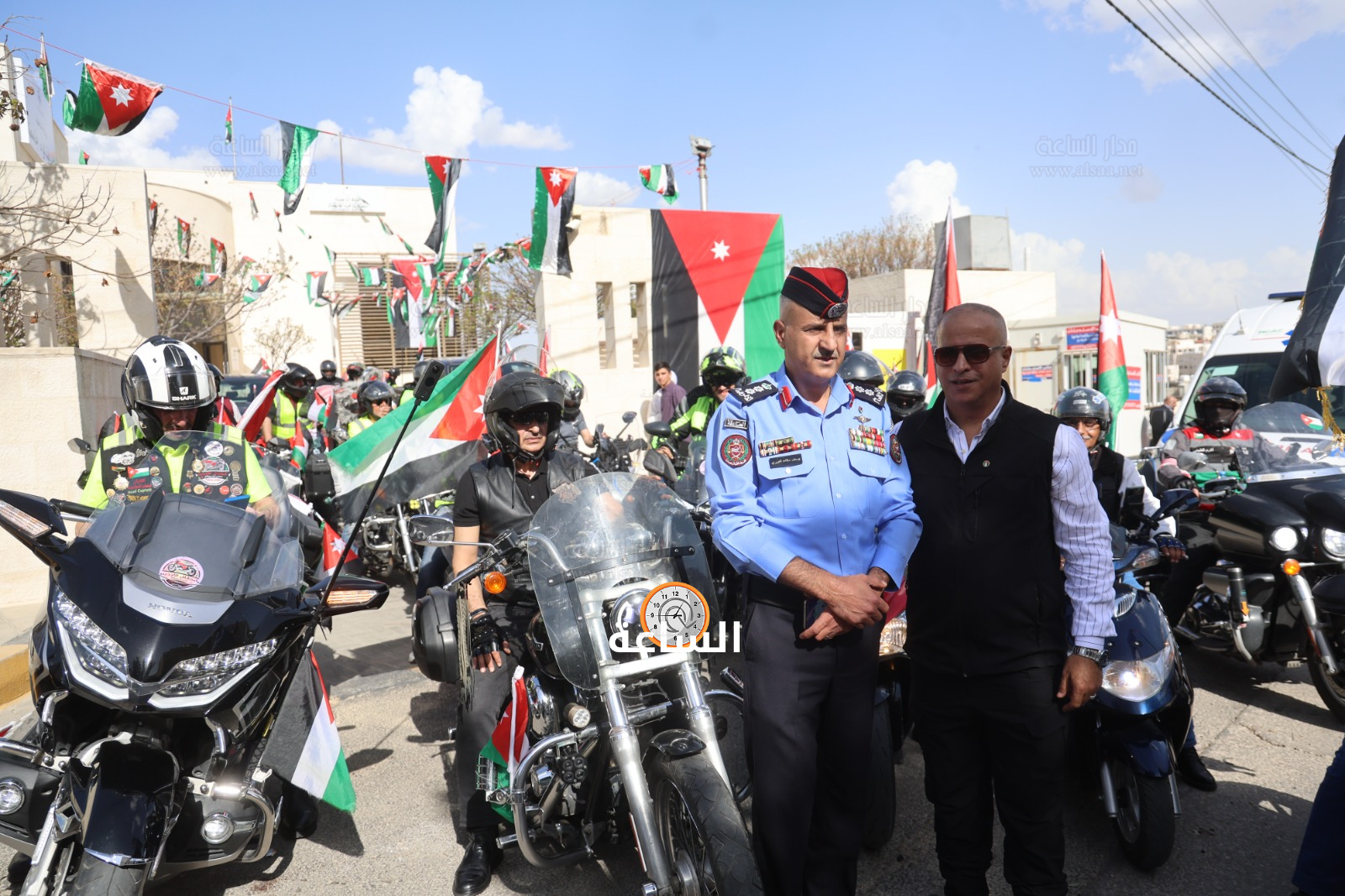 Madar Al-Saa Images 0.7958115685372201