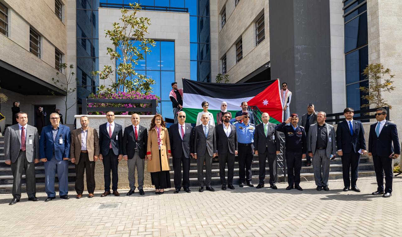 Madar Al-Saa Images 0.5777176720050342