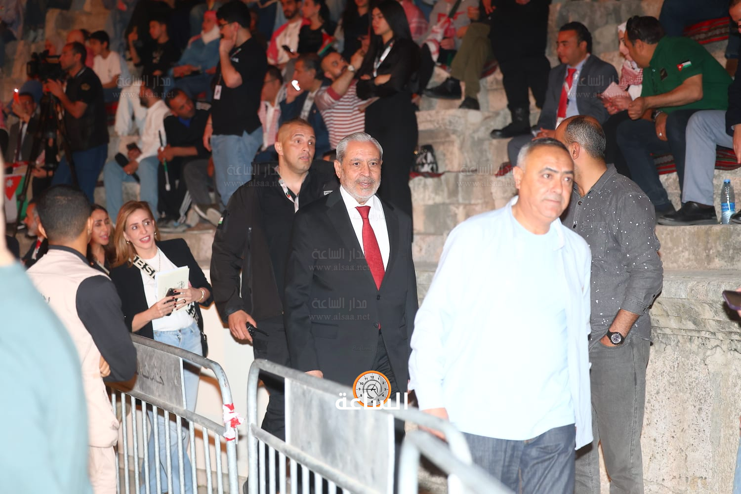 Madar Al-Saa Images 0.642614393510105