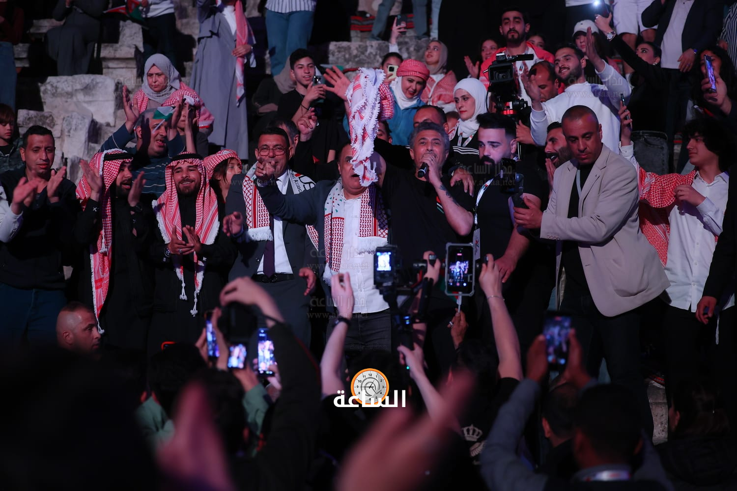 Madar Al-Saa Images 0.7404714477673604