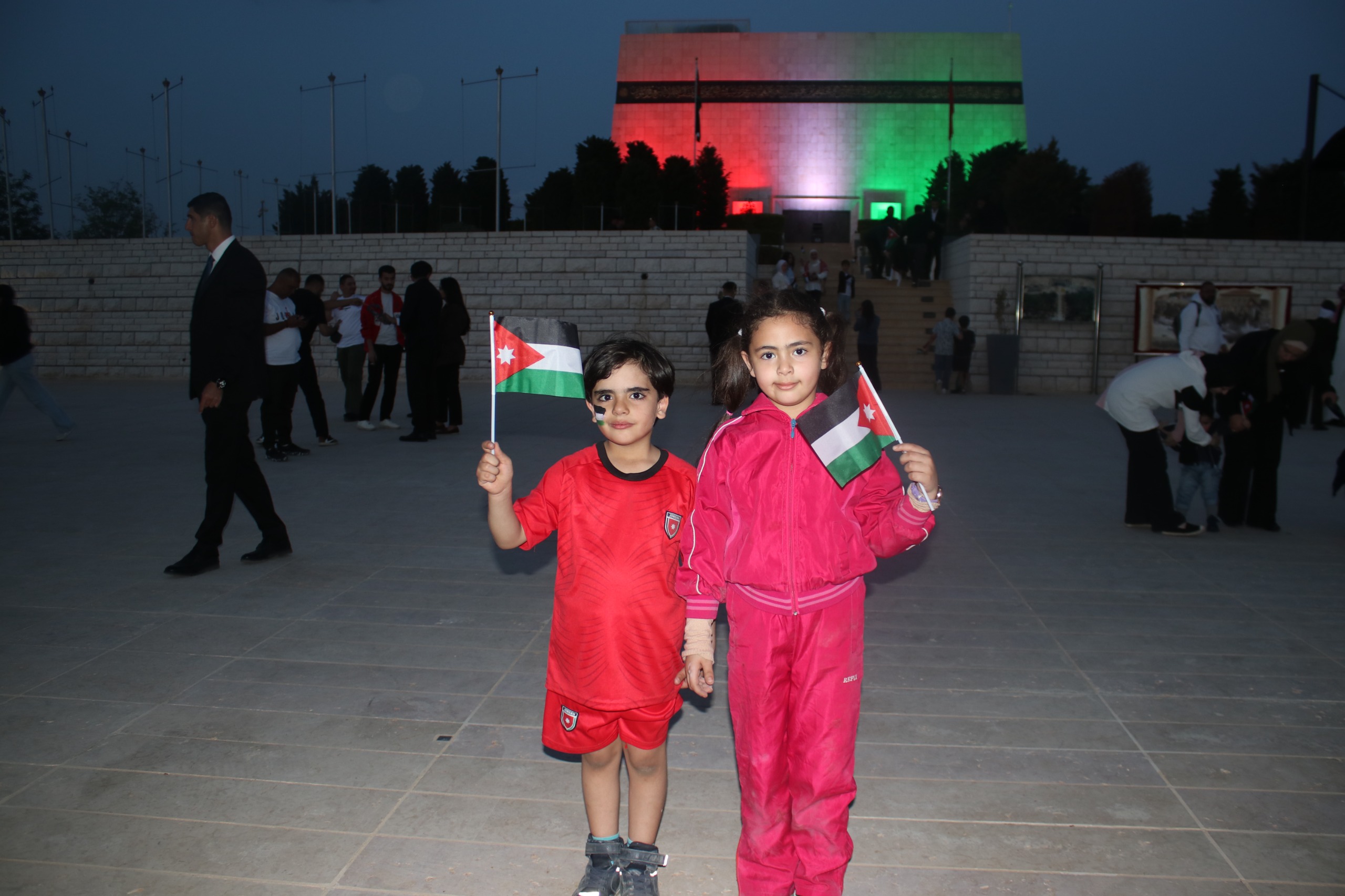 Madar Al-Saa Images 0.042712024116413505