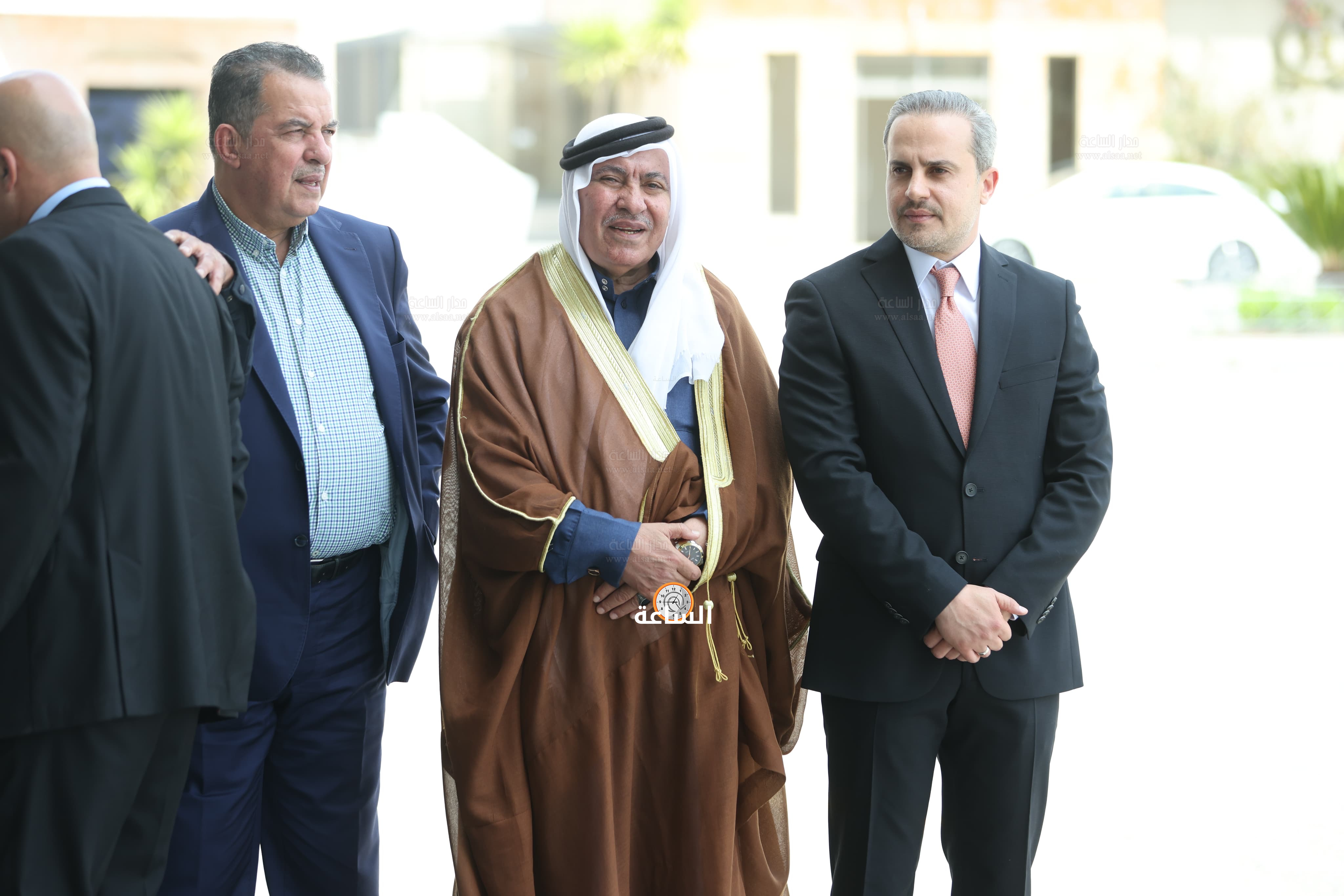 Madar Al-Saa Images 0.9819342358499602