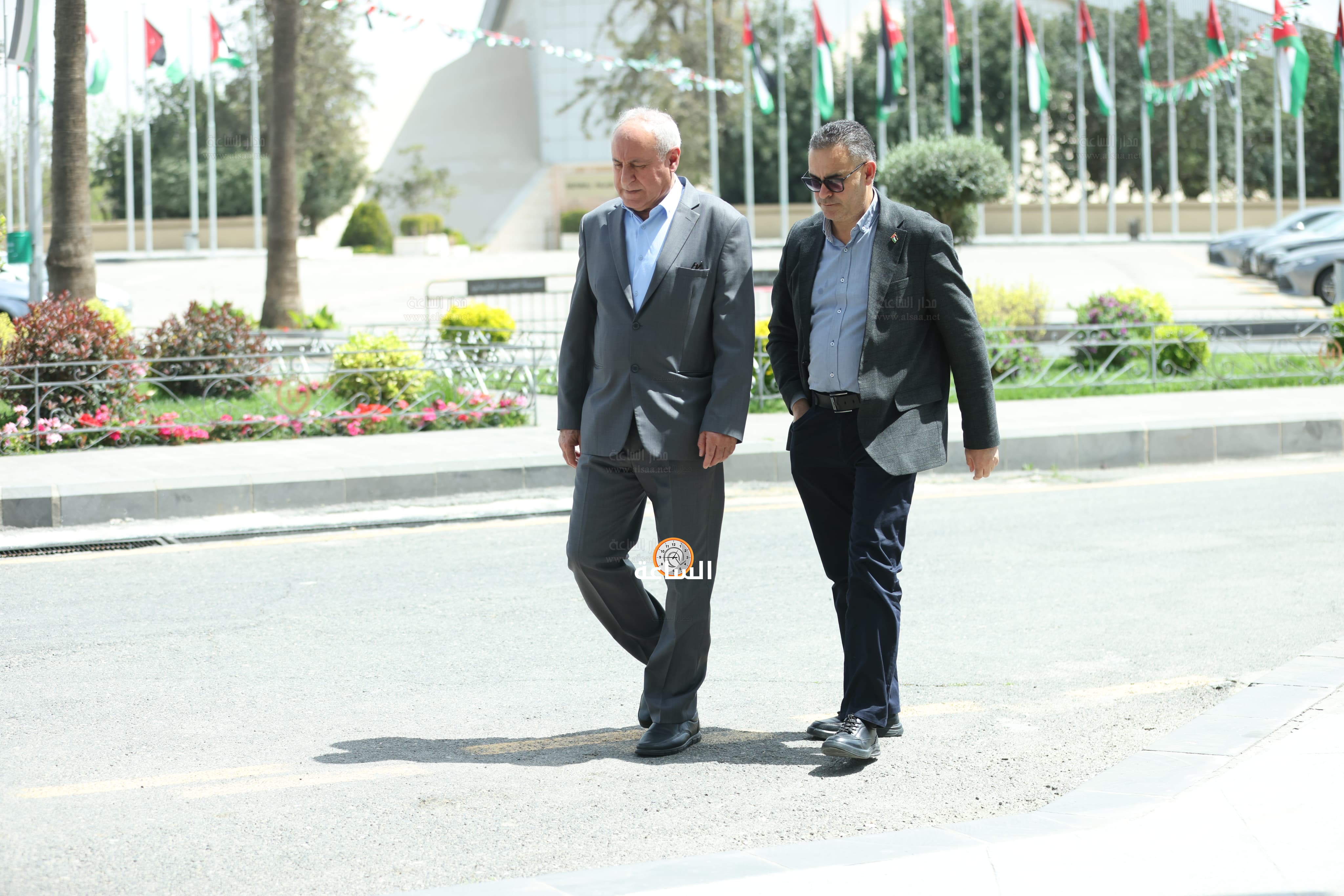 Madar Al-Saa Images 0.9897850942490605