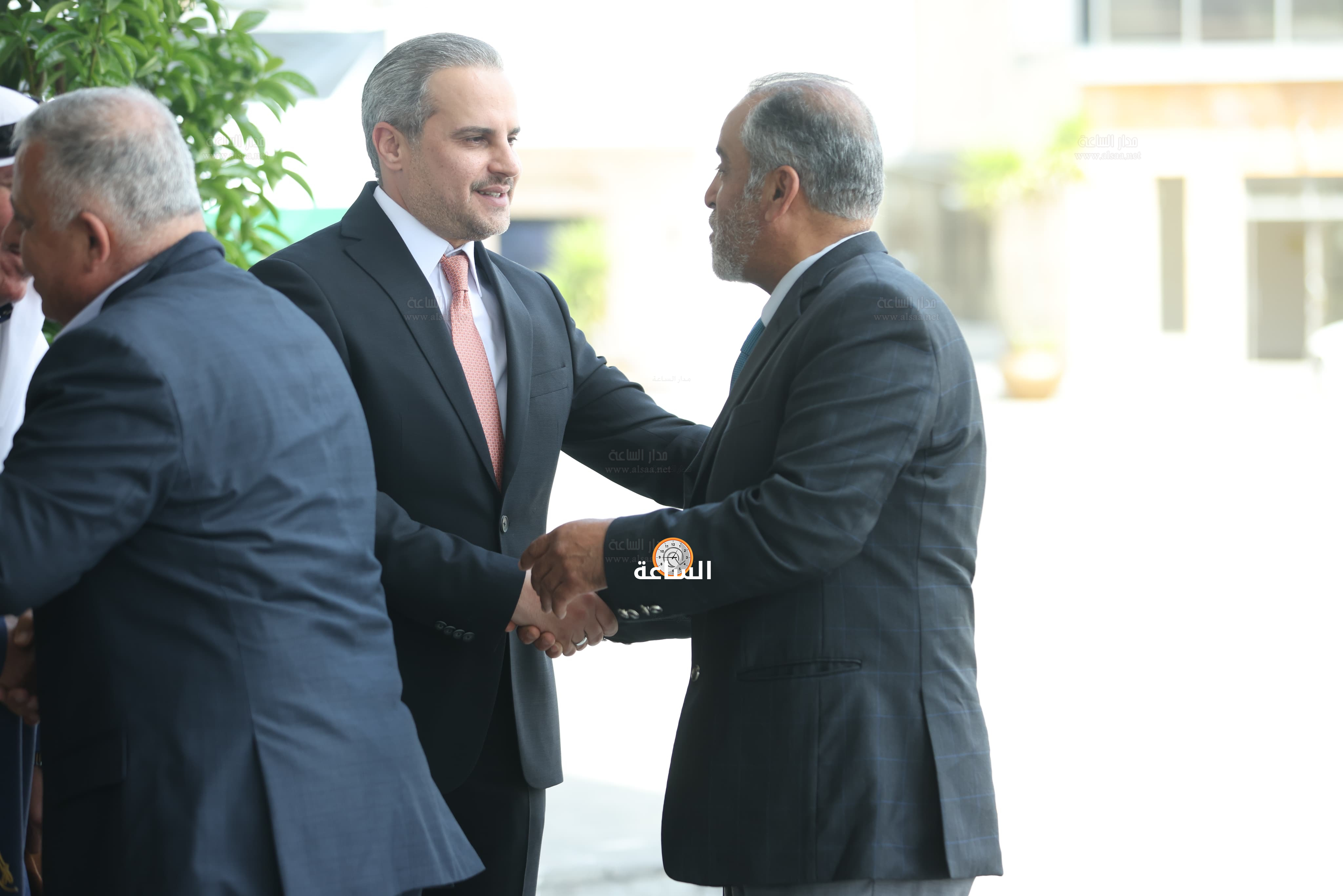 Madar Al-Saa Images 0.04299617563496472