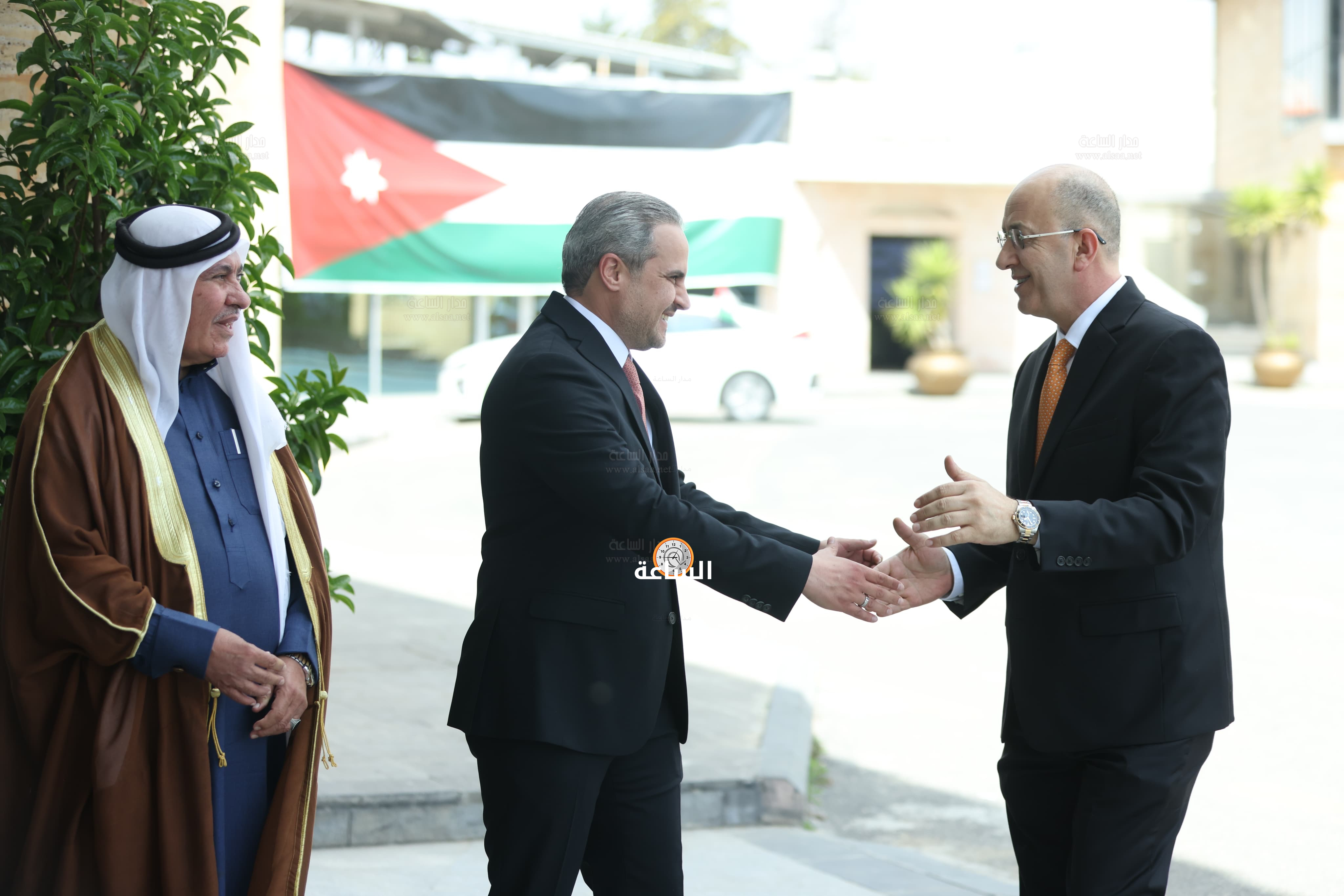 Madar Al-Saa Images 0.6562641317614772