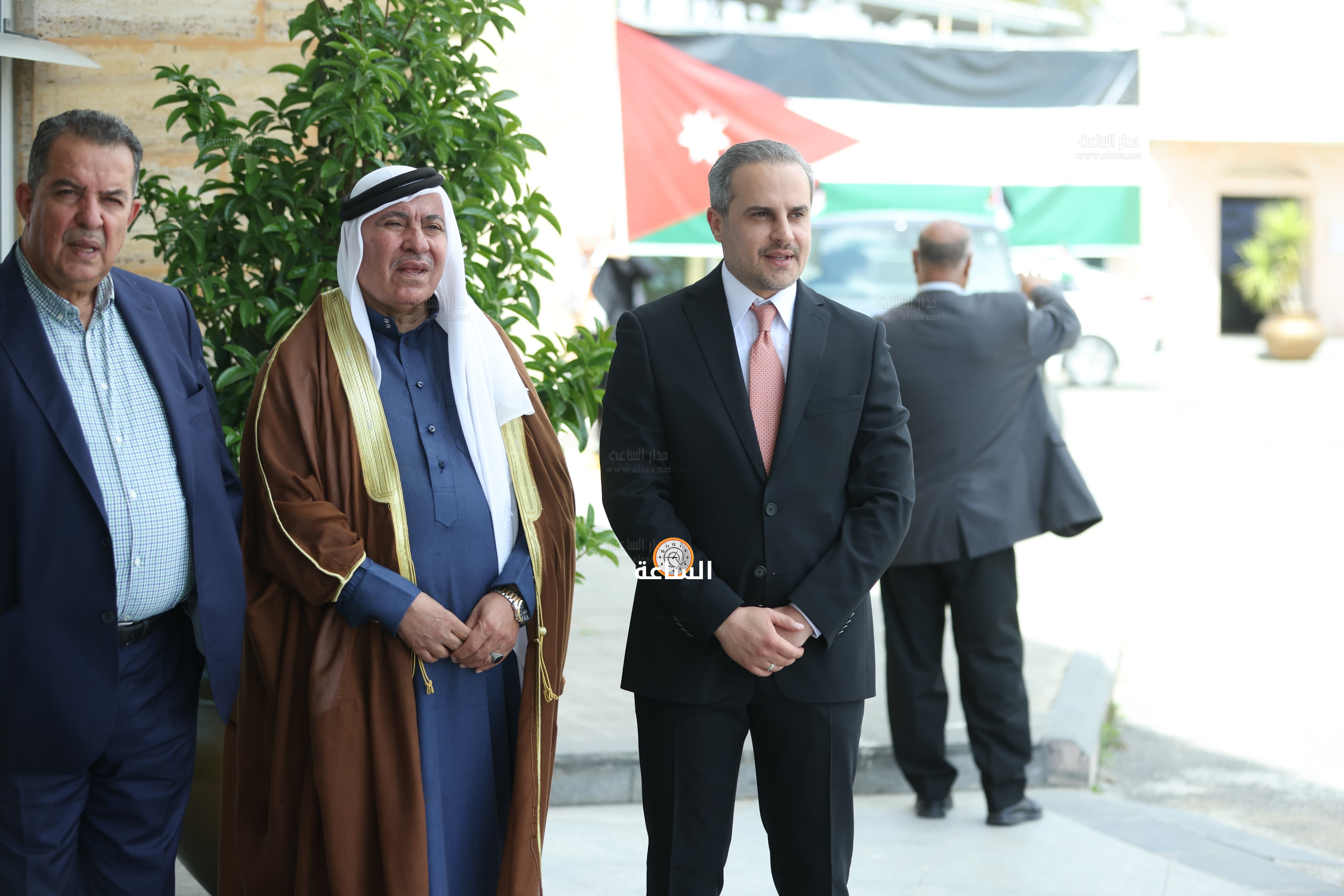 Madar Al-Saa Images 0.756743790352362