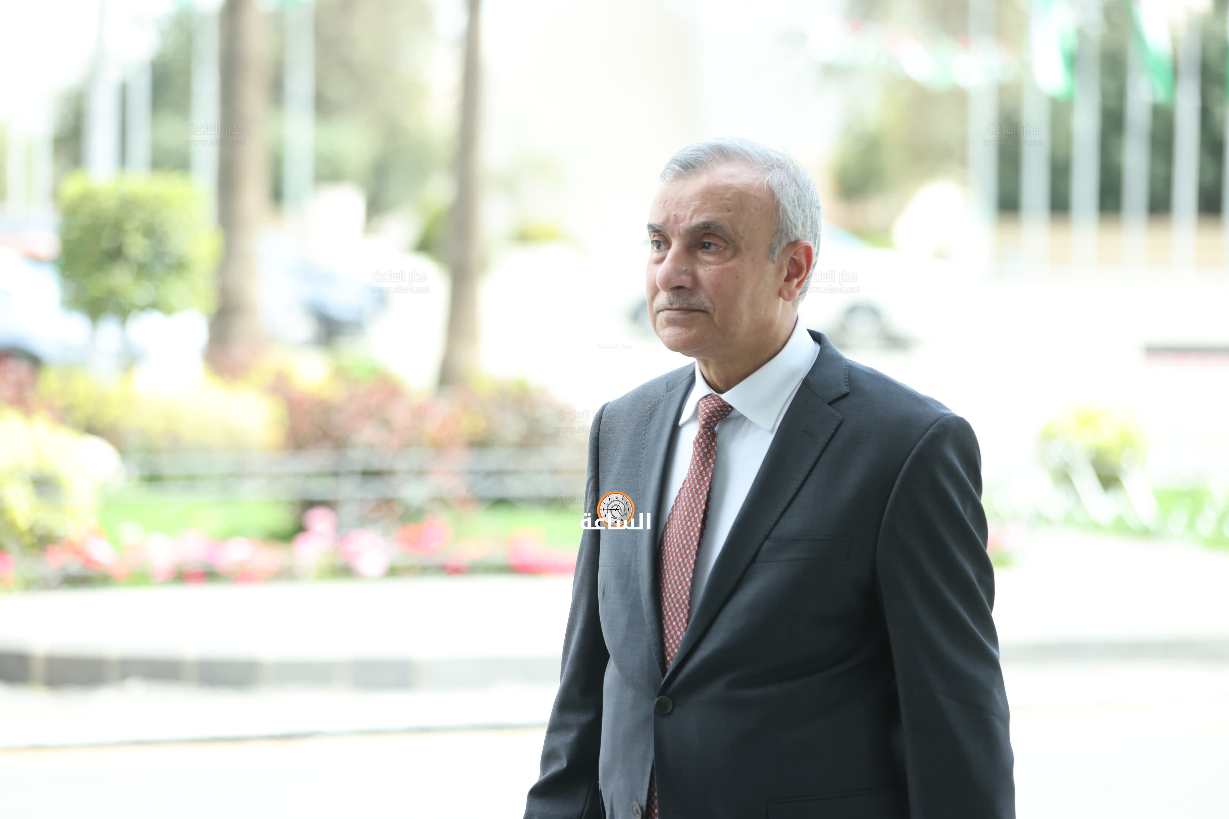 Madar Al-Saa Images 0.9917975606735014