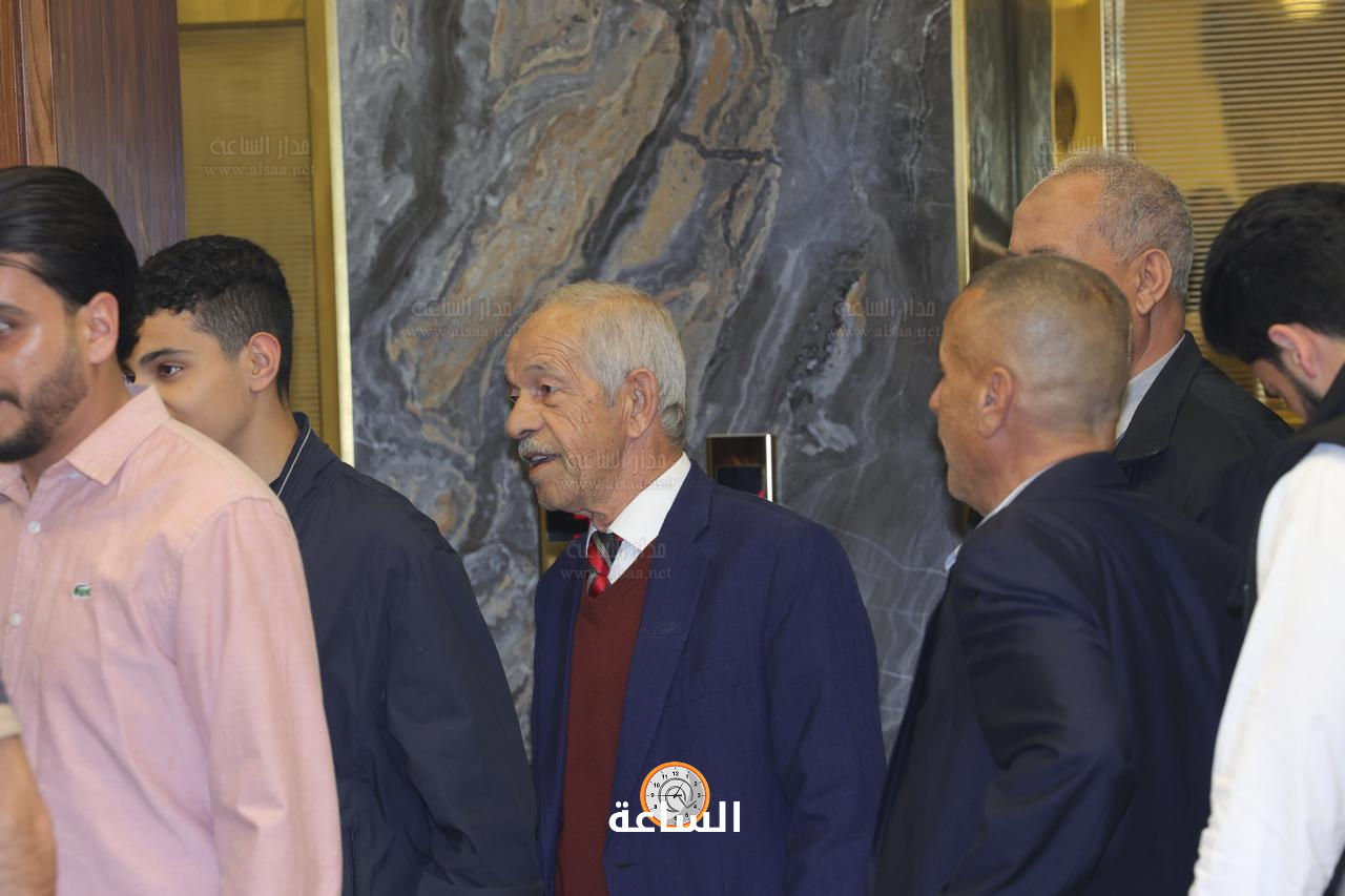 Madar Al-Saa Images 0.6121303380158437