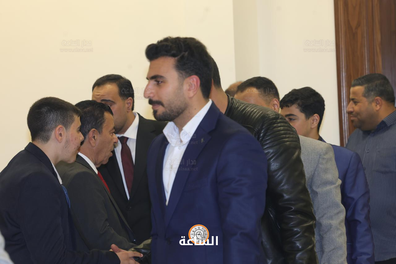 Madar Al-Saa Images 0.9325605901462131