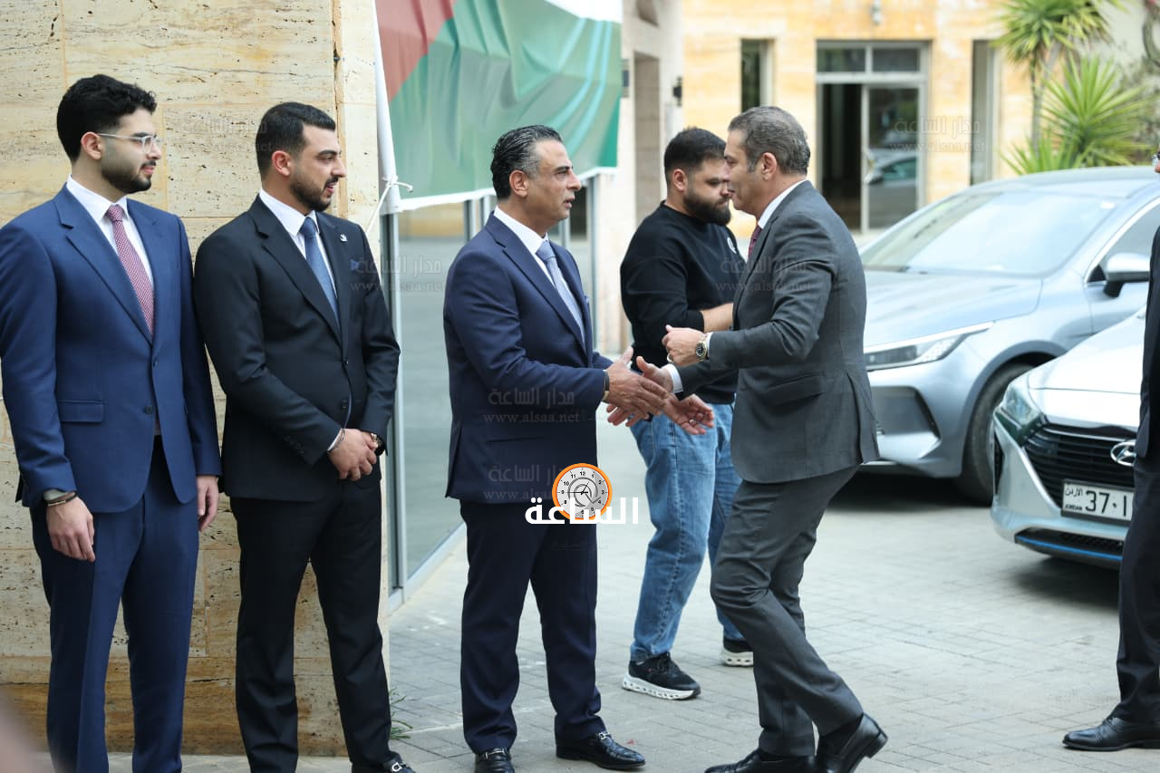 Madar Al-Saa Images 0.588686489985927