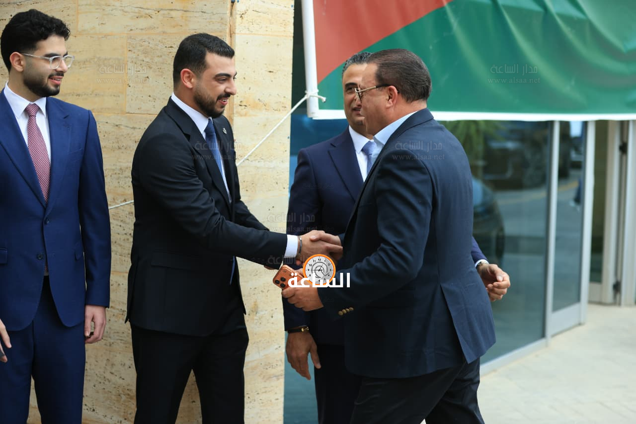 Madar Al-Saa Images 0.39400565040821545