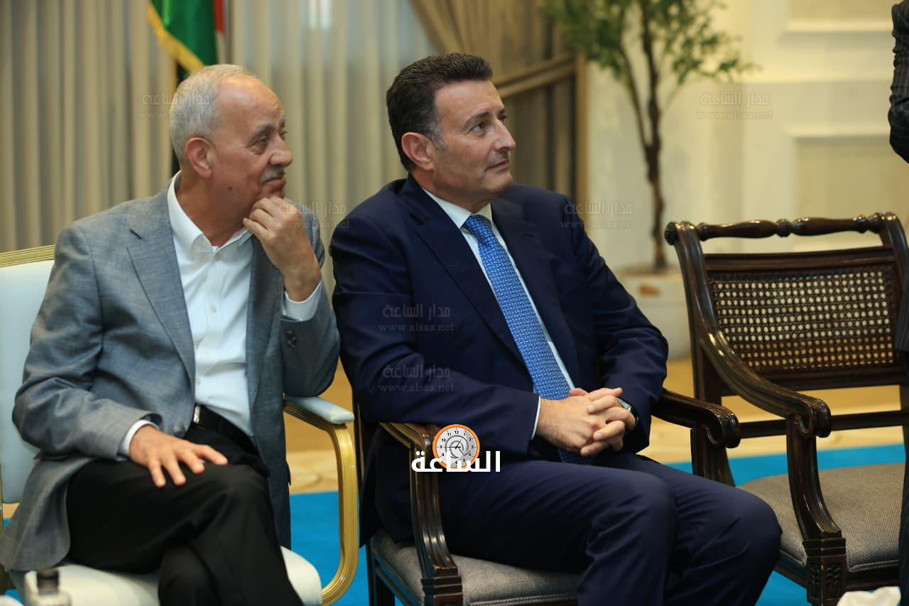 Madar Al-Saa Images 0.48642645212077273