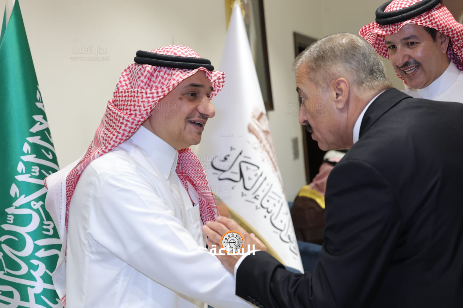 Madar Al-Saa Images 0.5440950695746891