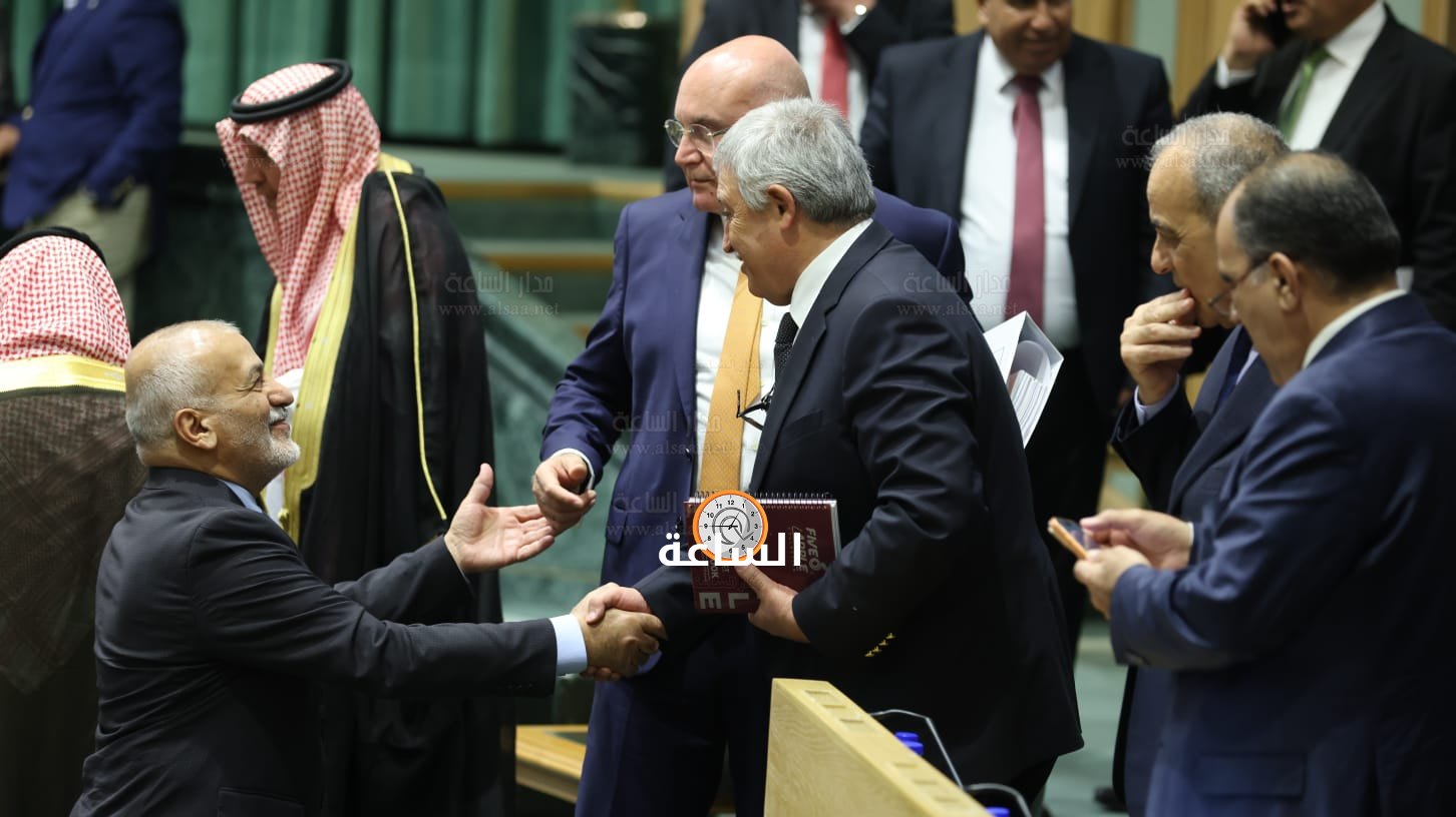 Madar Al-Saa Images 0.561839557342877