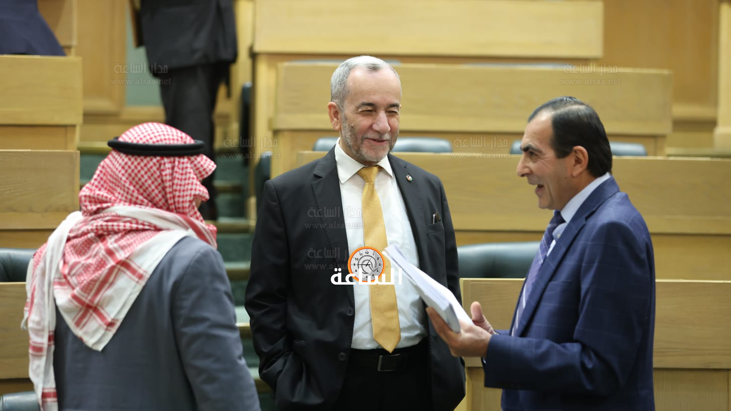 Madar Al-Saa Images 0.355737933364798