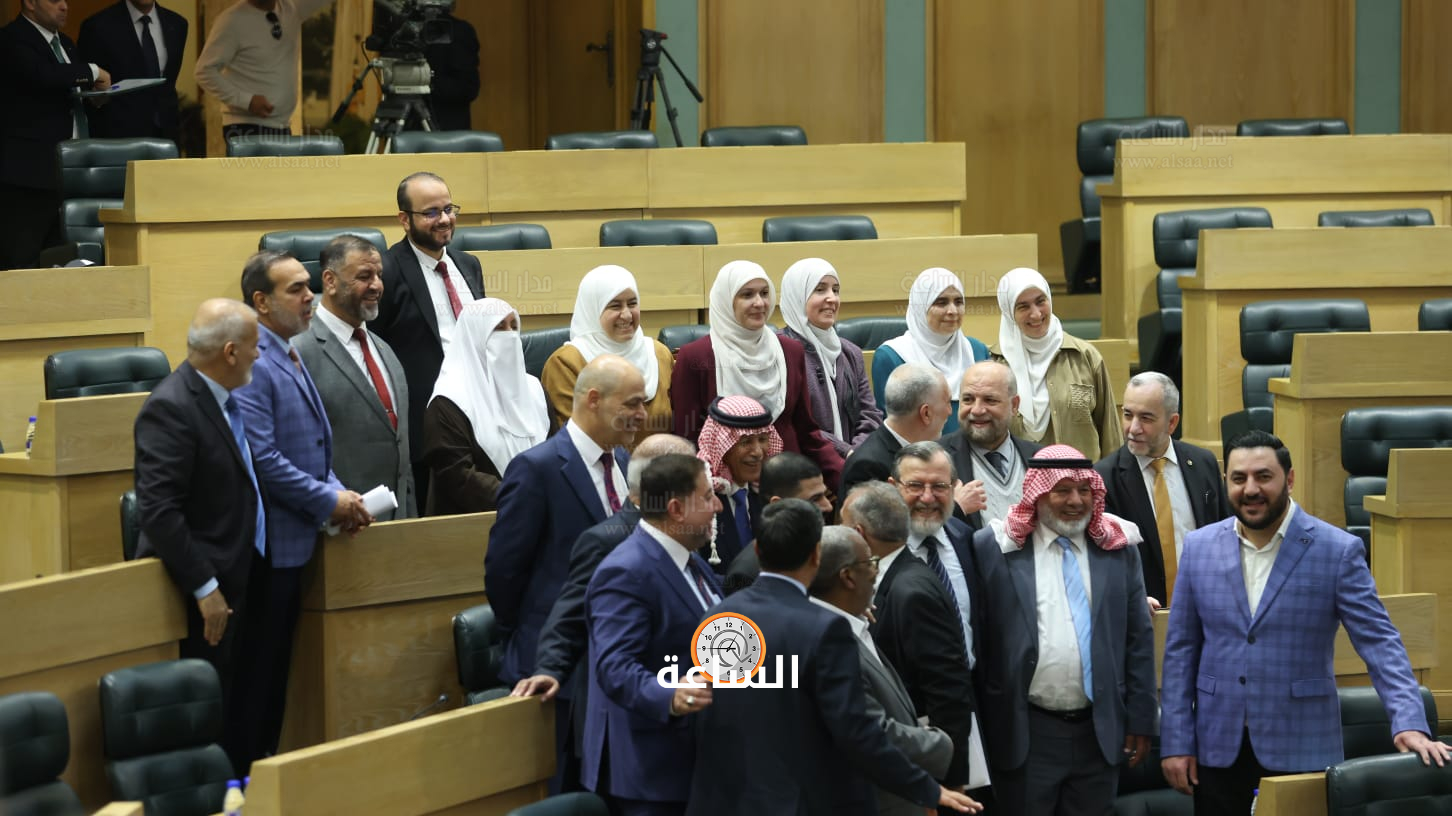 Madar Al-Saa Images 0.5215029365705134