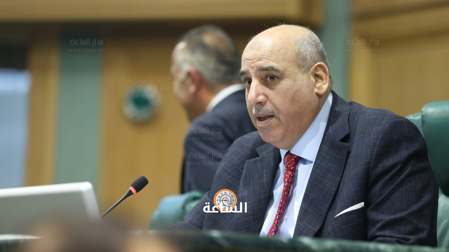 Madar Al-Saa Images 0.40149613108592885