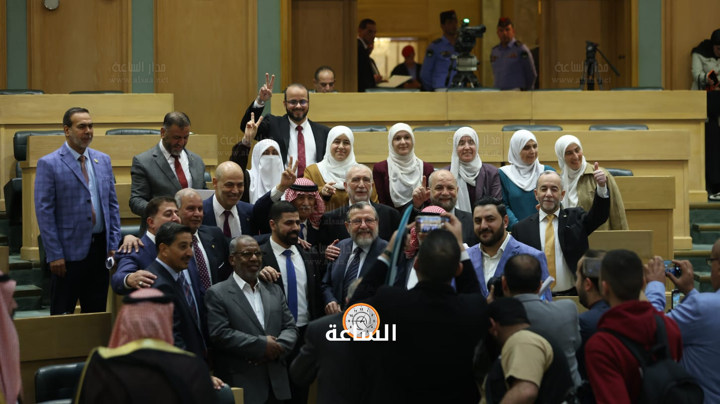 Madar Al-Saa Images 0.21898161467814103