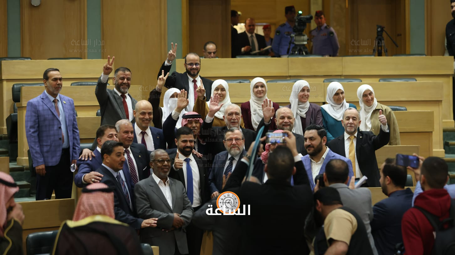 Madar Al-Saa Images 0.10743379577494871