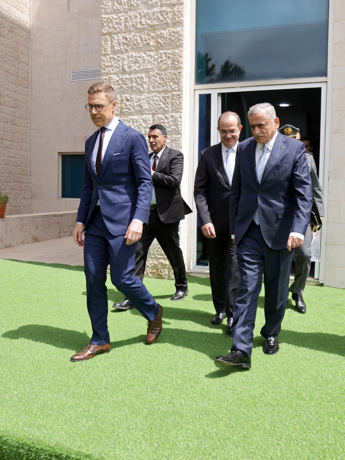 Madar Al-Saa Images 0.18686629557407952