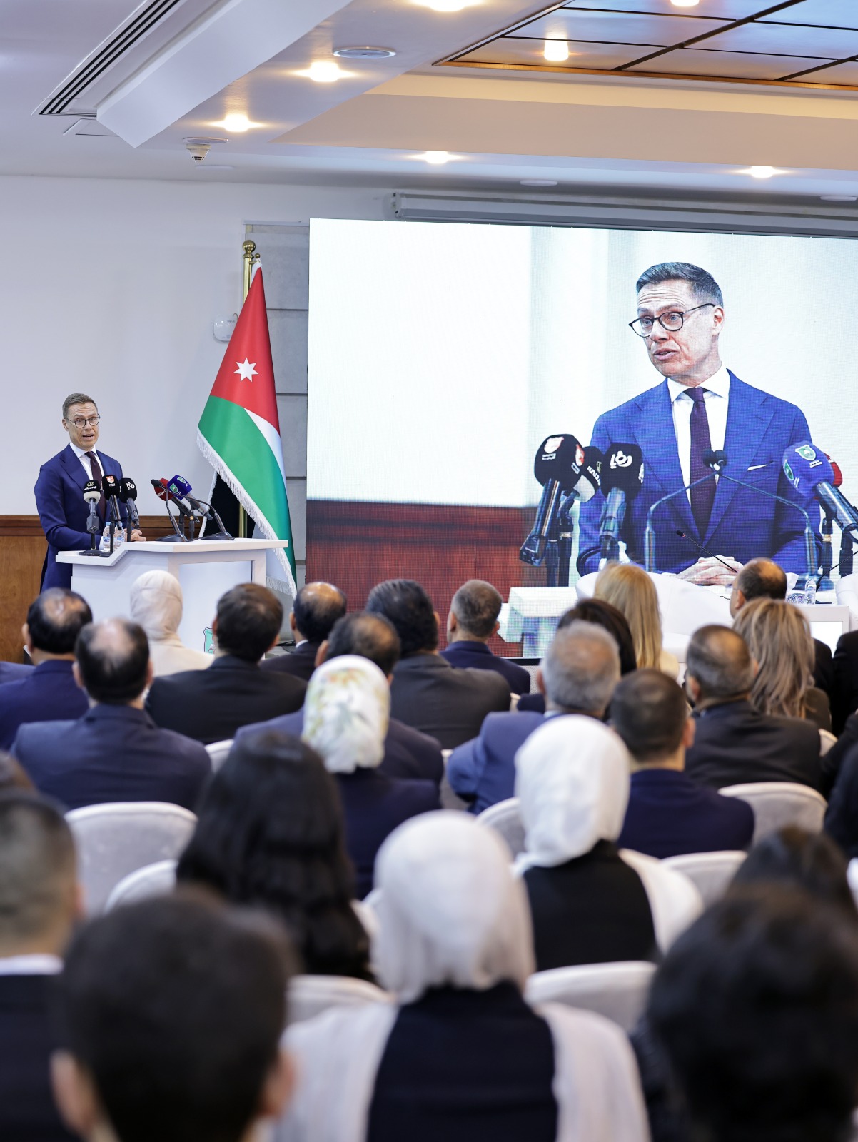 Madar Al-Saa Images 0.8761042615334961