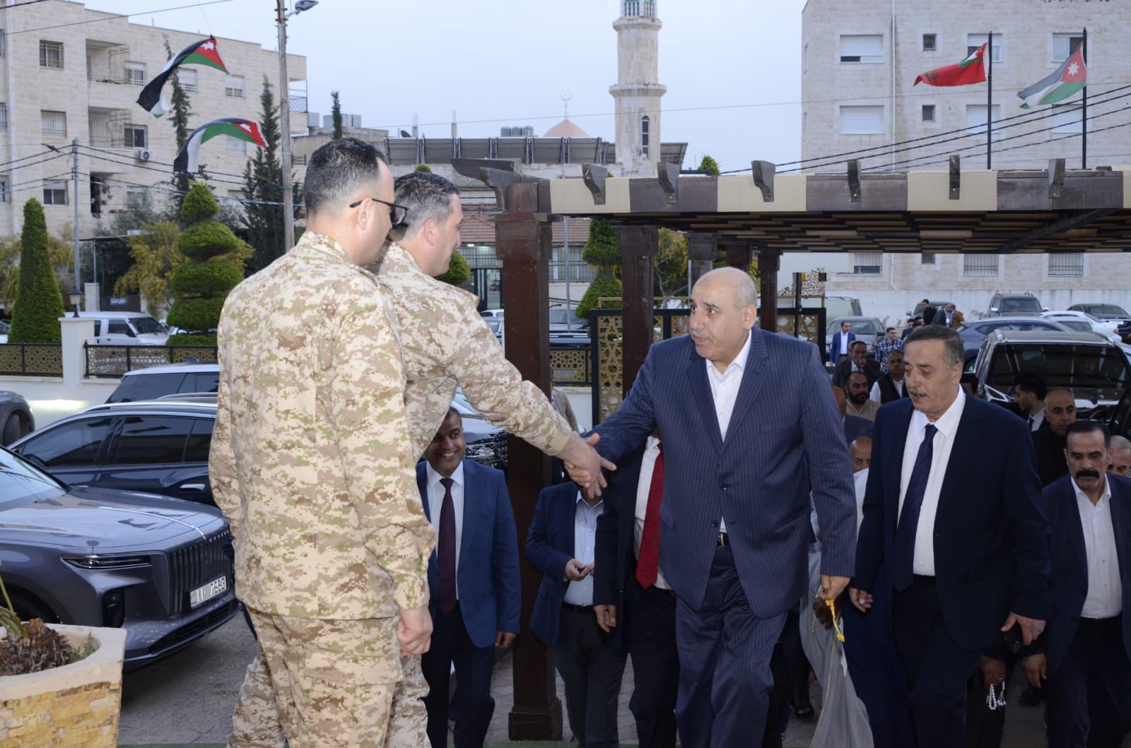 Madar Al-Saa Images 0.4346240157594866