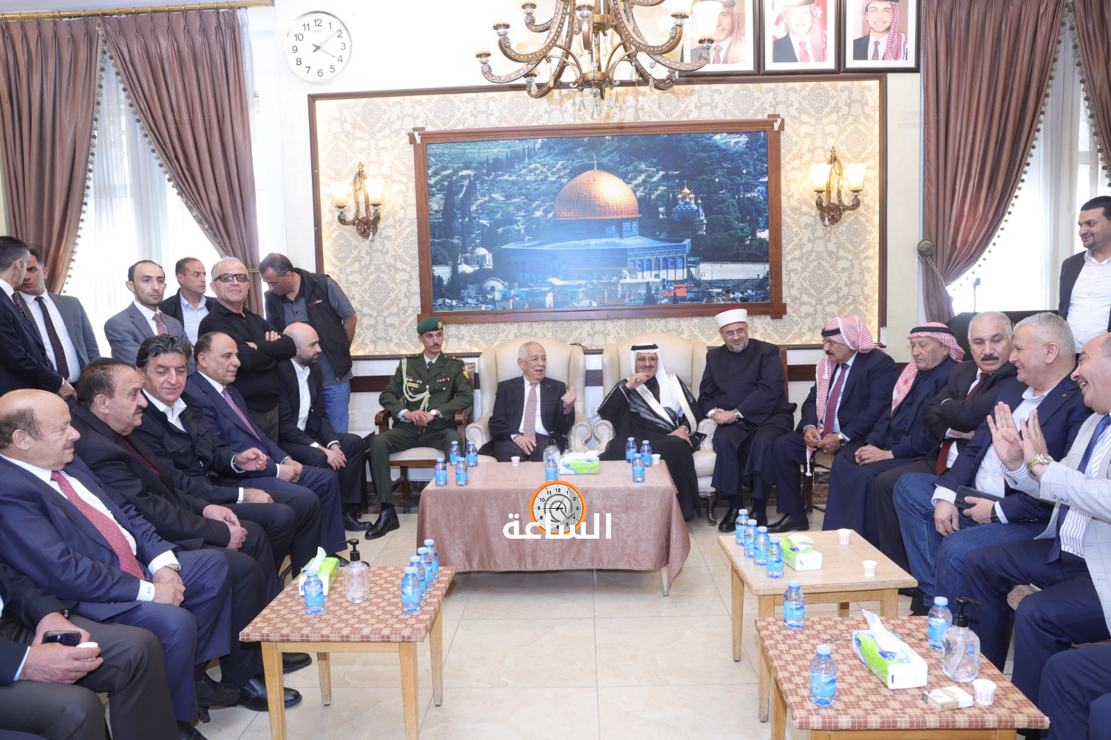 Madar Al-Saa Images 0.4941250716154173