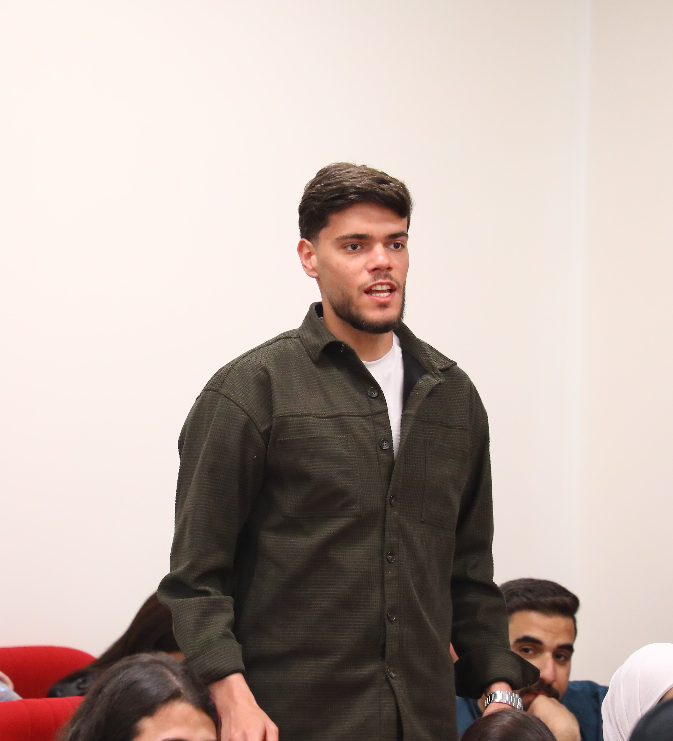 Madar Al-Saa Images 0.5823228732984307