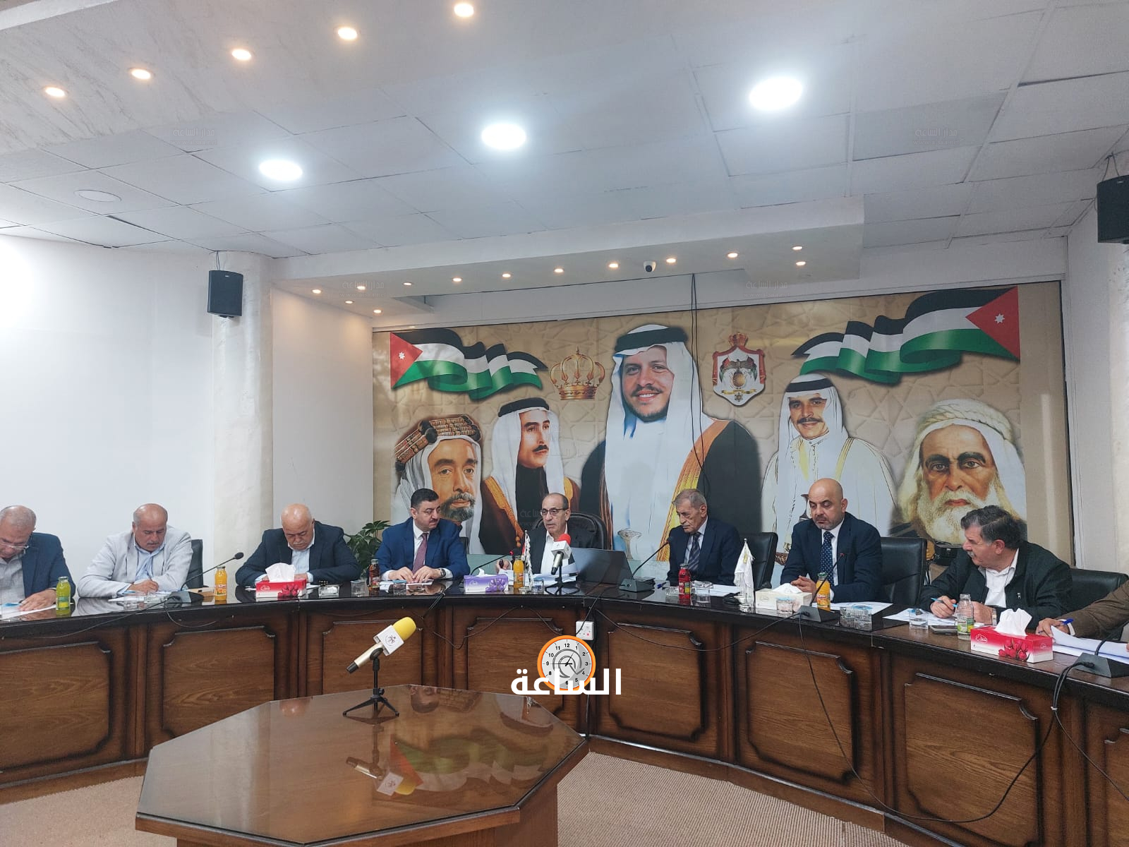 Madar Al-Saa Images 0.036885427998916365