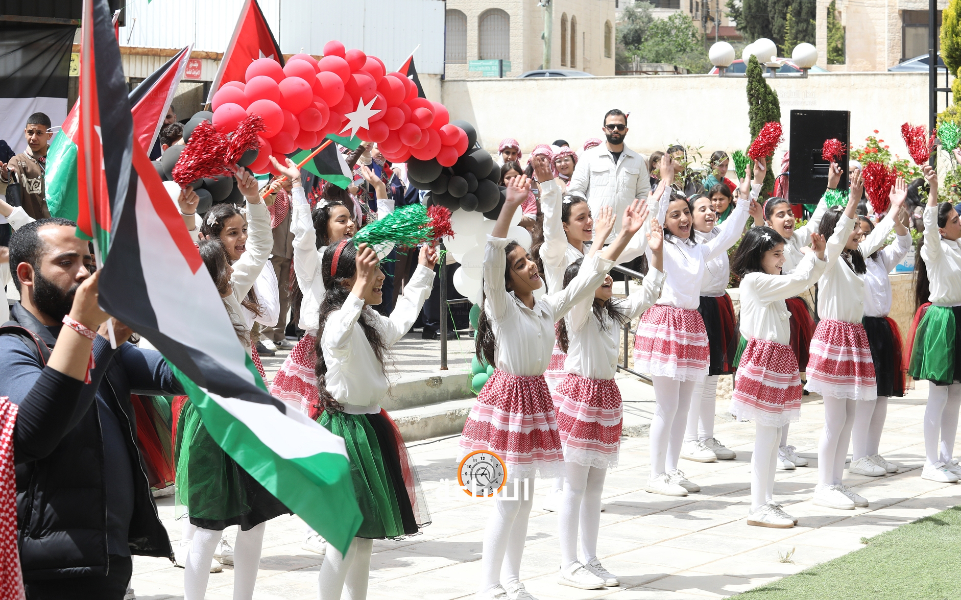 Madar Al-Saa Images 0.4790398363109425