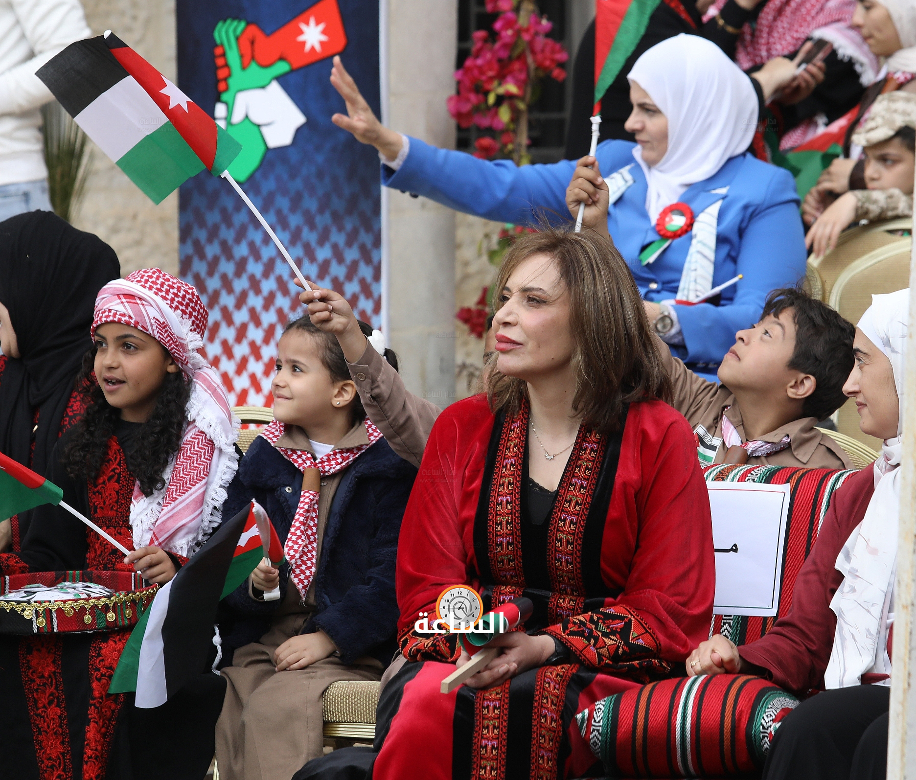 Madar Al-Saa Images 0.4532602360719016