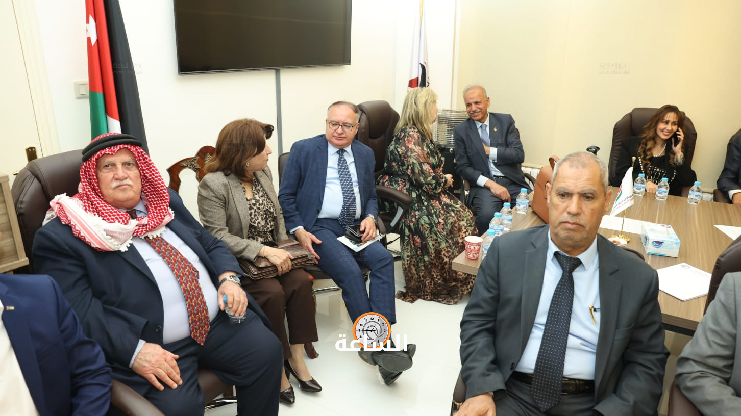 Madar Al-Saa Images 0.7172444099946913