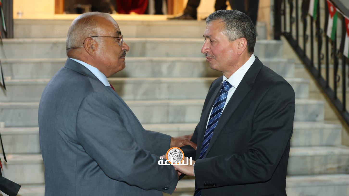 Madar Al-Saa Images 0.9510524140185221