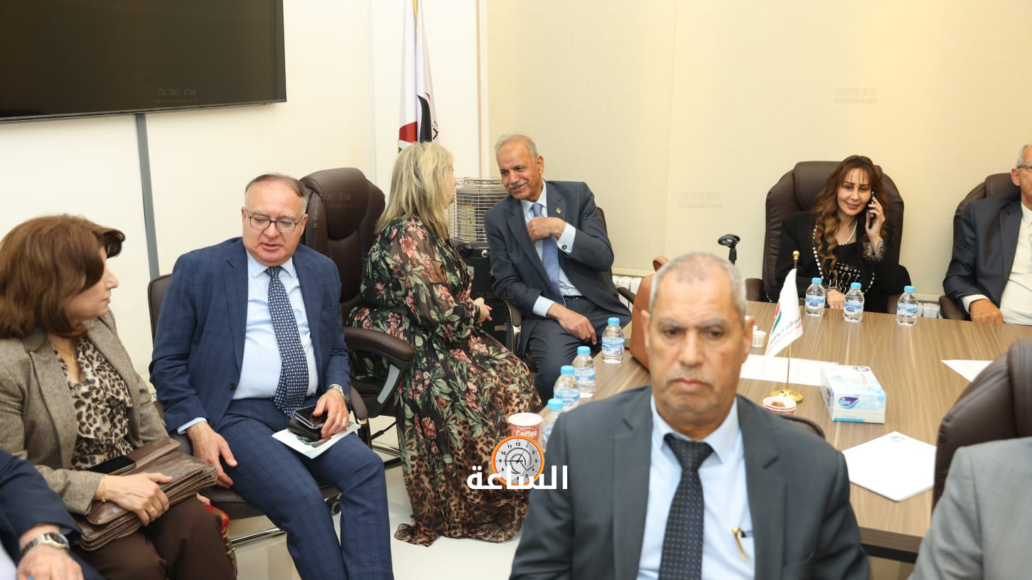 Madar Al-Saa Images 0.39951941285779324